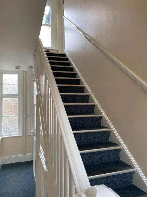 Herne Bay Central - 2 Minutes From Beach Apartment Екстериор снимка