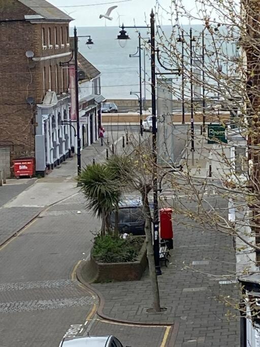 Herne Bay Central - 2 Minutes From Beach Apartment Екстериор снимка