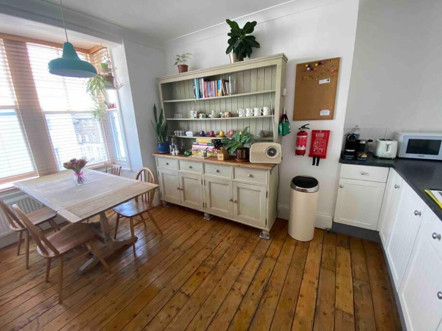 Herne Bay Central - 2 Minutes From Beach Apartment Екстериор снимка